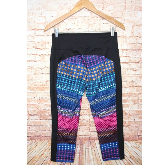 Fila | Crazy Pattern Multi Color Capri Leggings - Picture 8 of 9